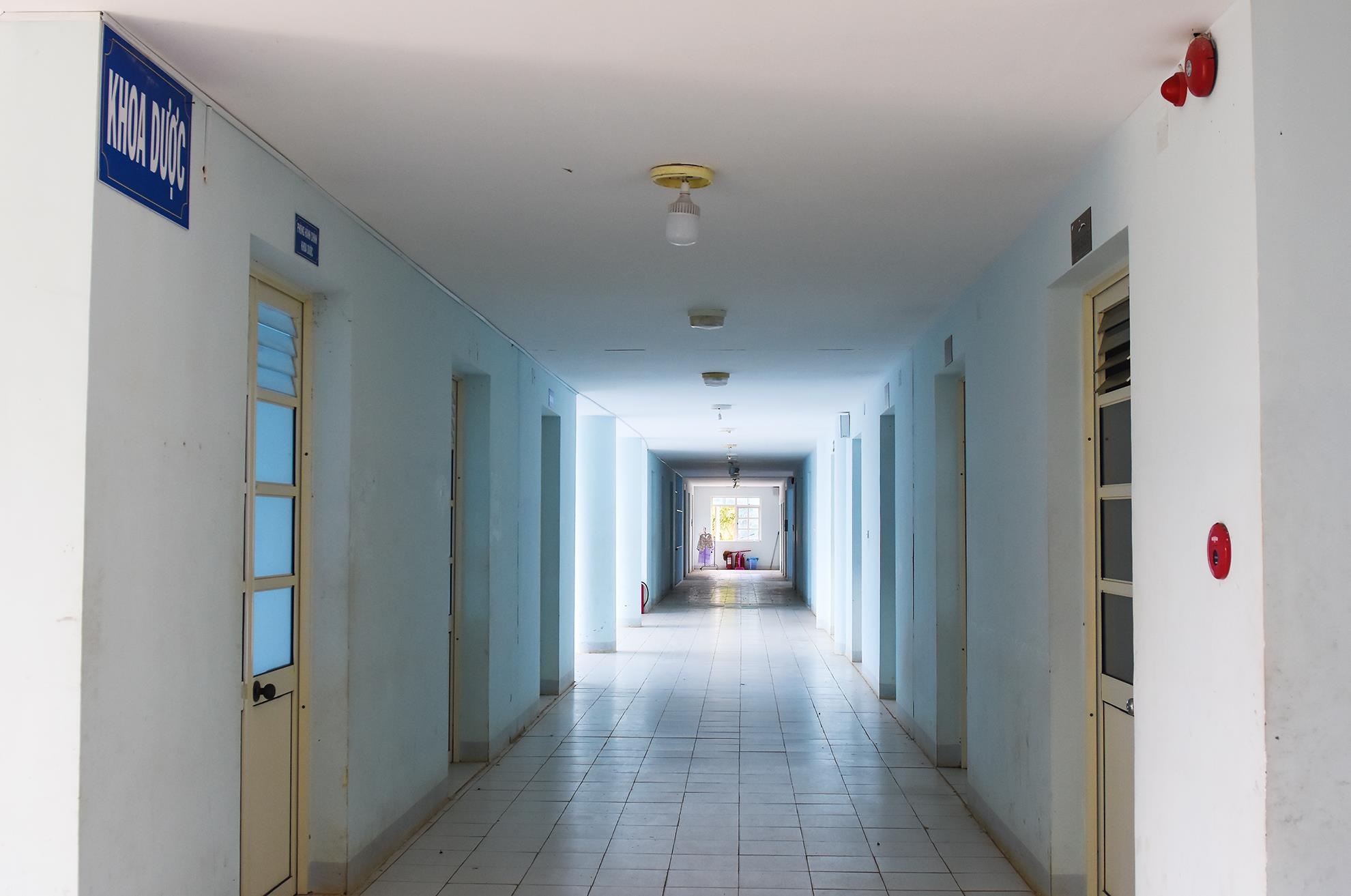 Benh vien Dung Quat lang phi anh 9