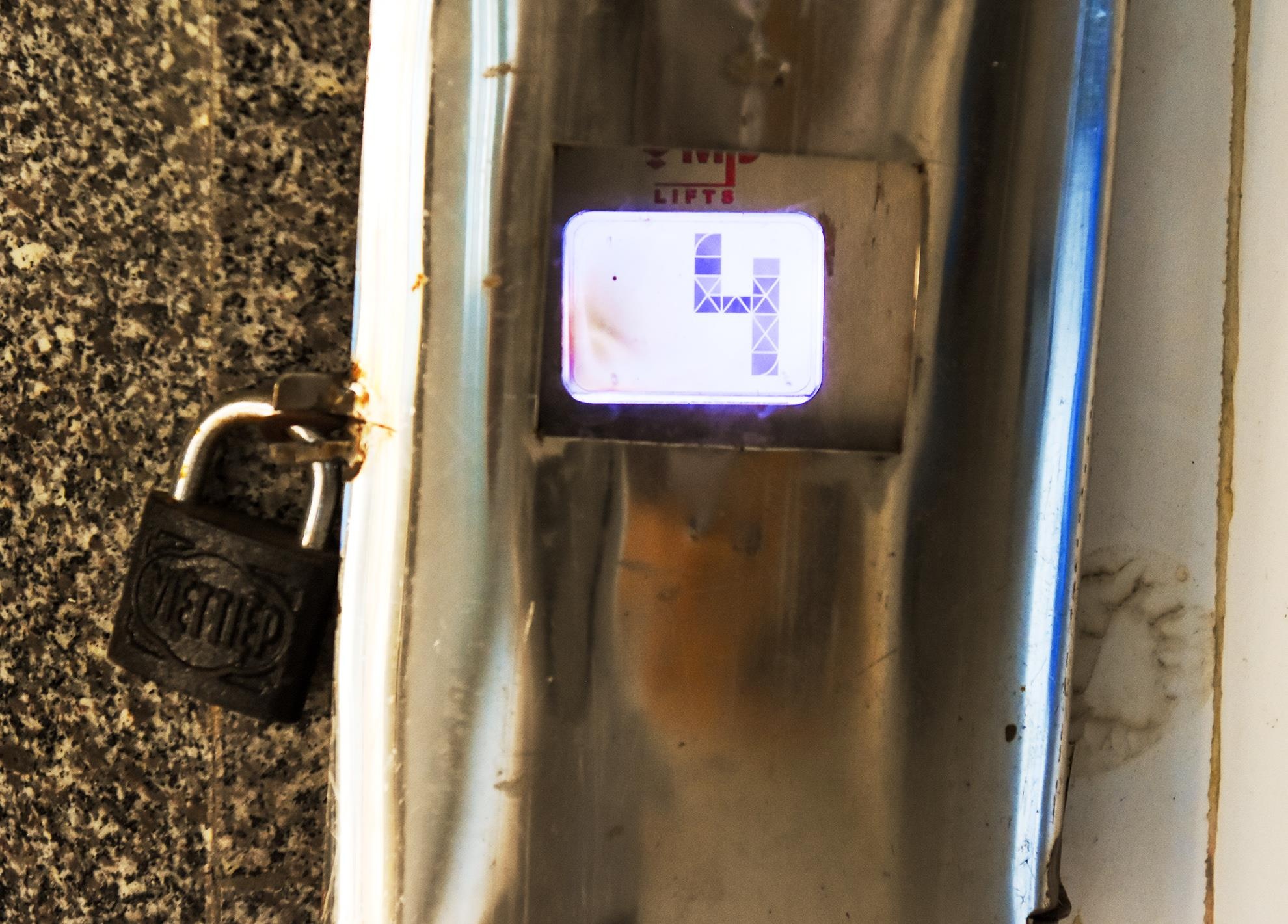 Benh vien Dung Quat lang phi anh 11