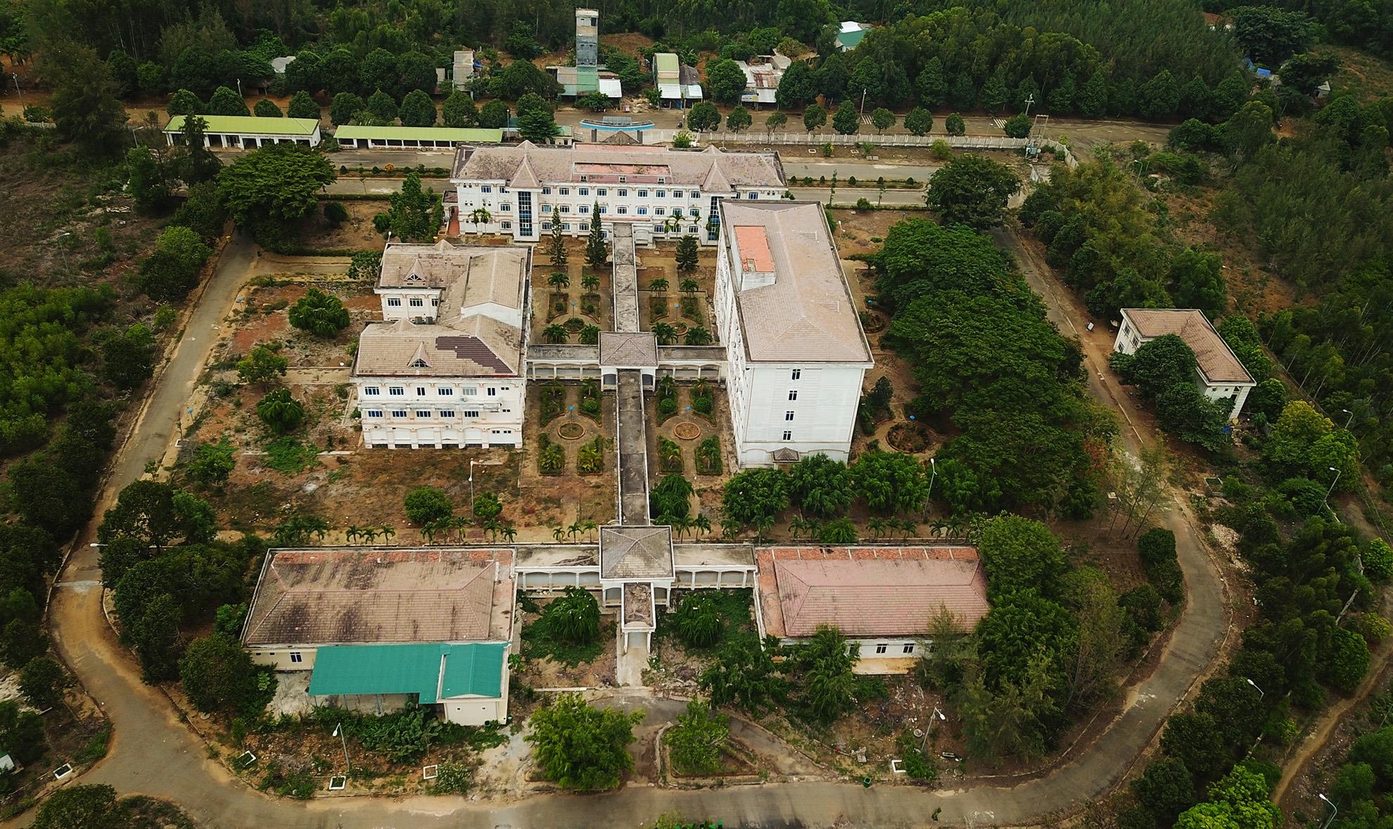 Canh hoang tan cua Benh vien hang 2 rot hang thanh phong kham hinh anh