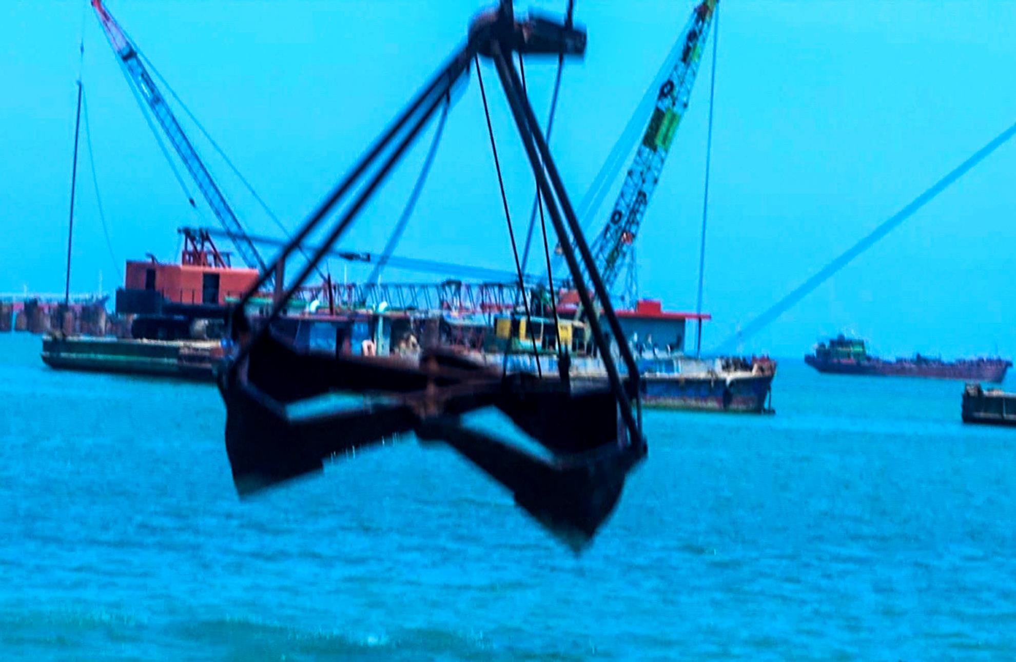 Manh vo co vat Dung Quat anh 2