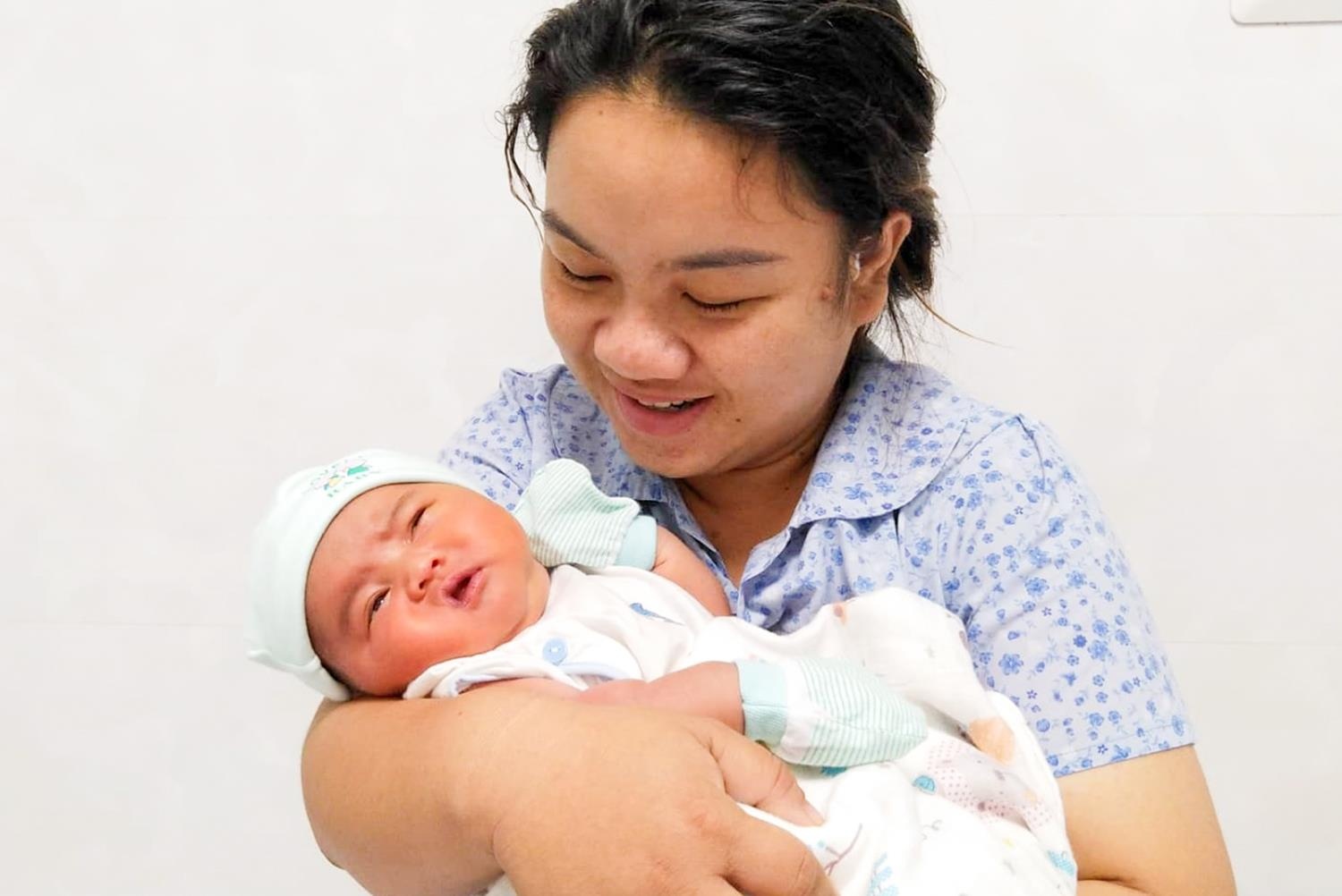 Sản phụ sinh con nặng nhất Quảng Ngãi ảnh 1 San phu sinh con nang nhat Quang Ngai anh 1