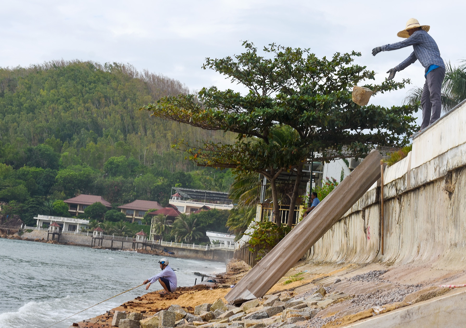 Bai tam Quy Nhon bien mat anh 14