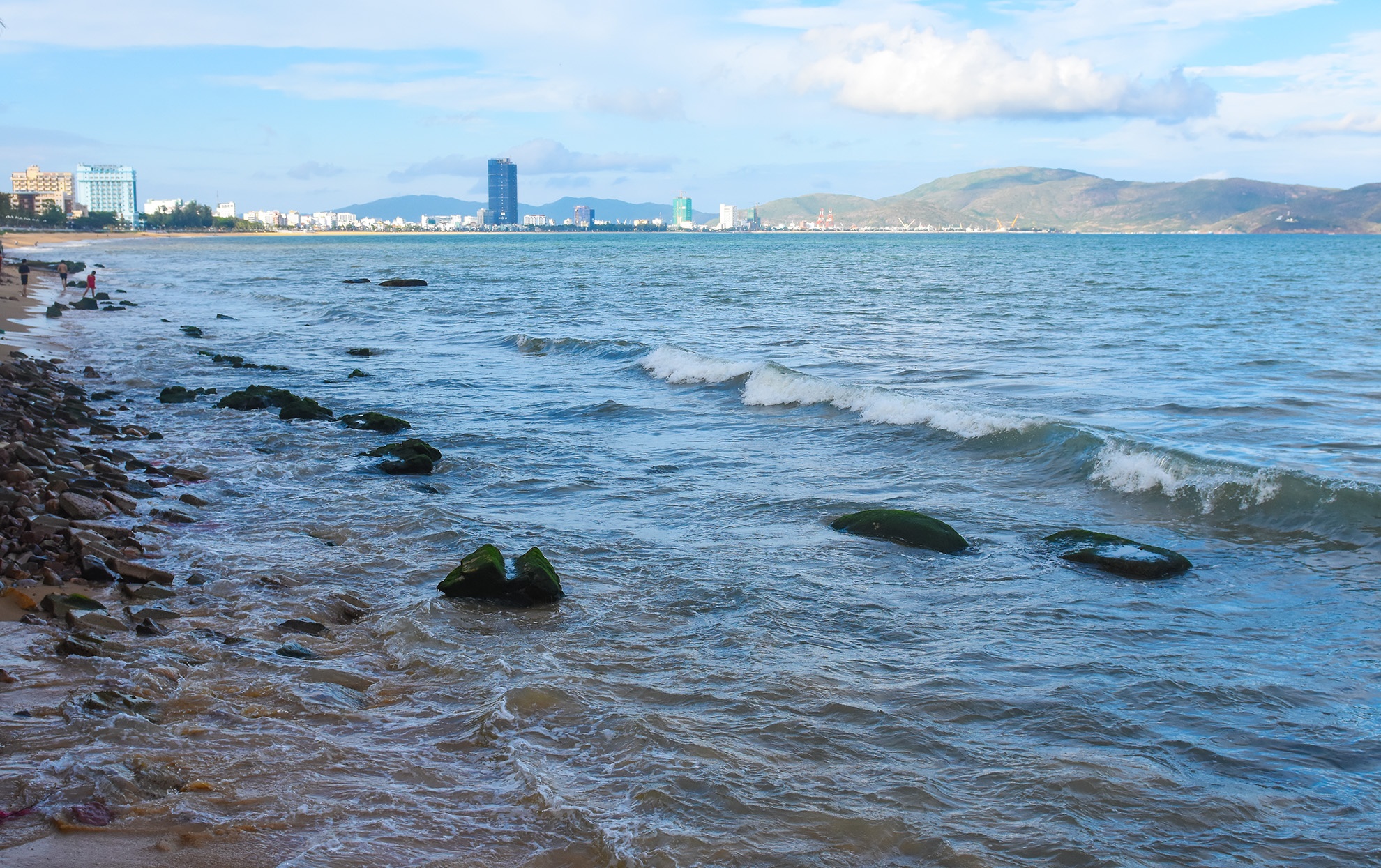 Bai tam Quy Nhon bien mat anh 12