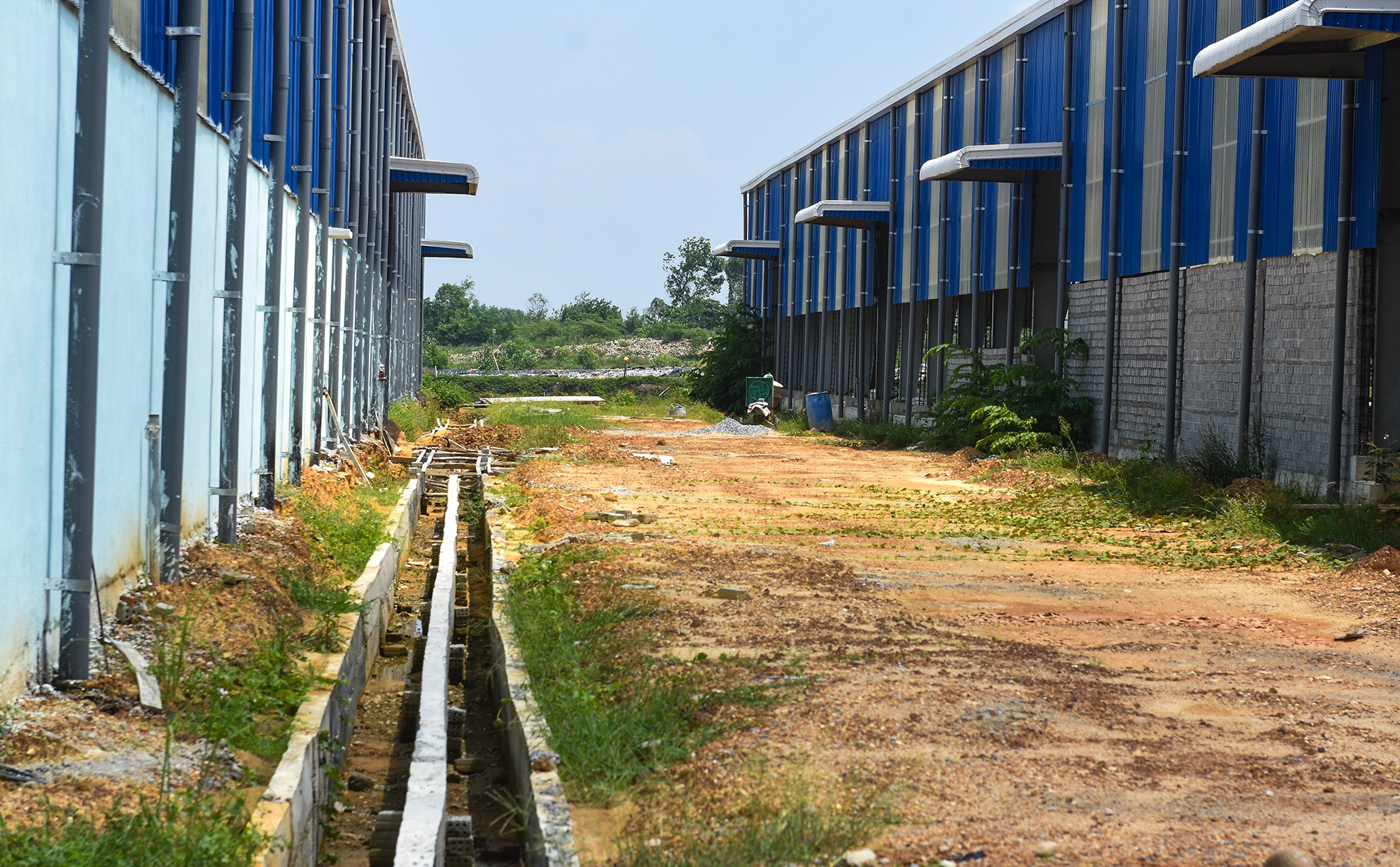 Nha may rac cham tien do anh 12