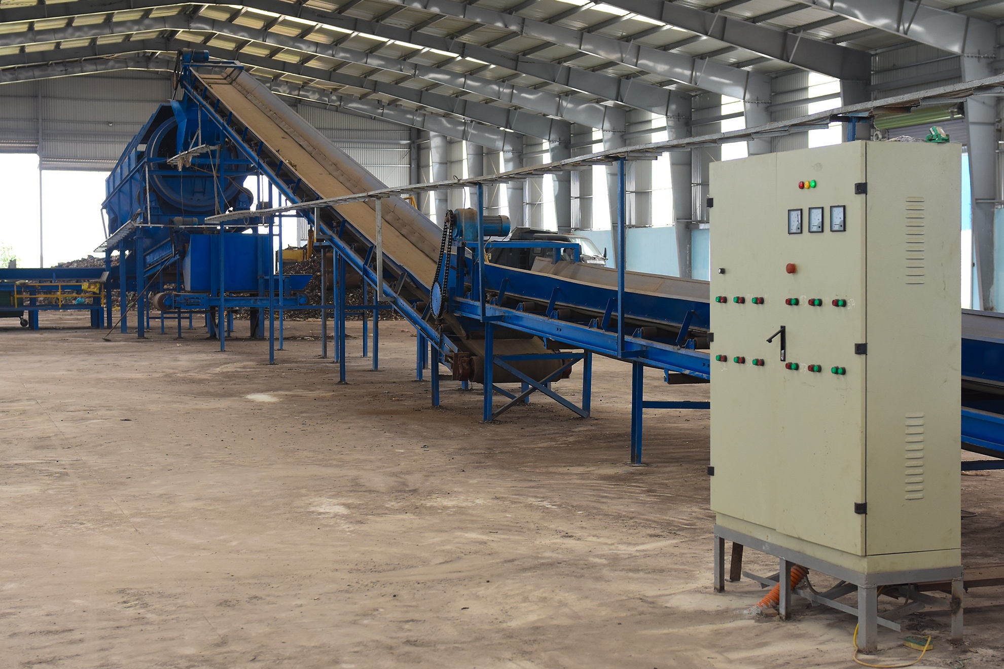 Nha may rac cham tien do anh 3