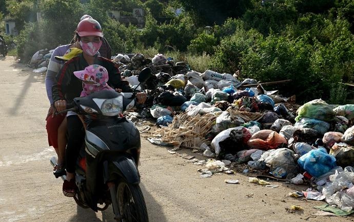 Ky luat hang loat lanh dao vi sai pham o nha may xu ly rac Sa Huynh hinh anh