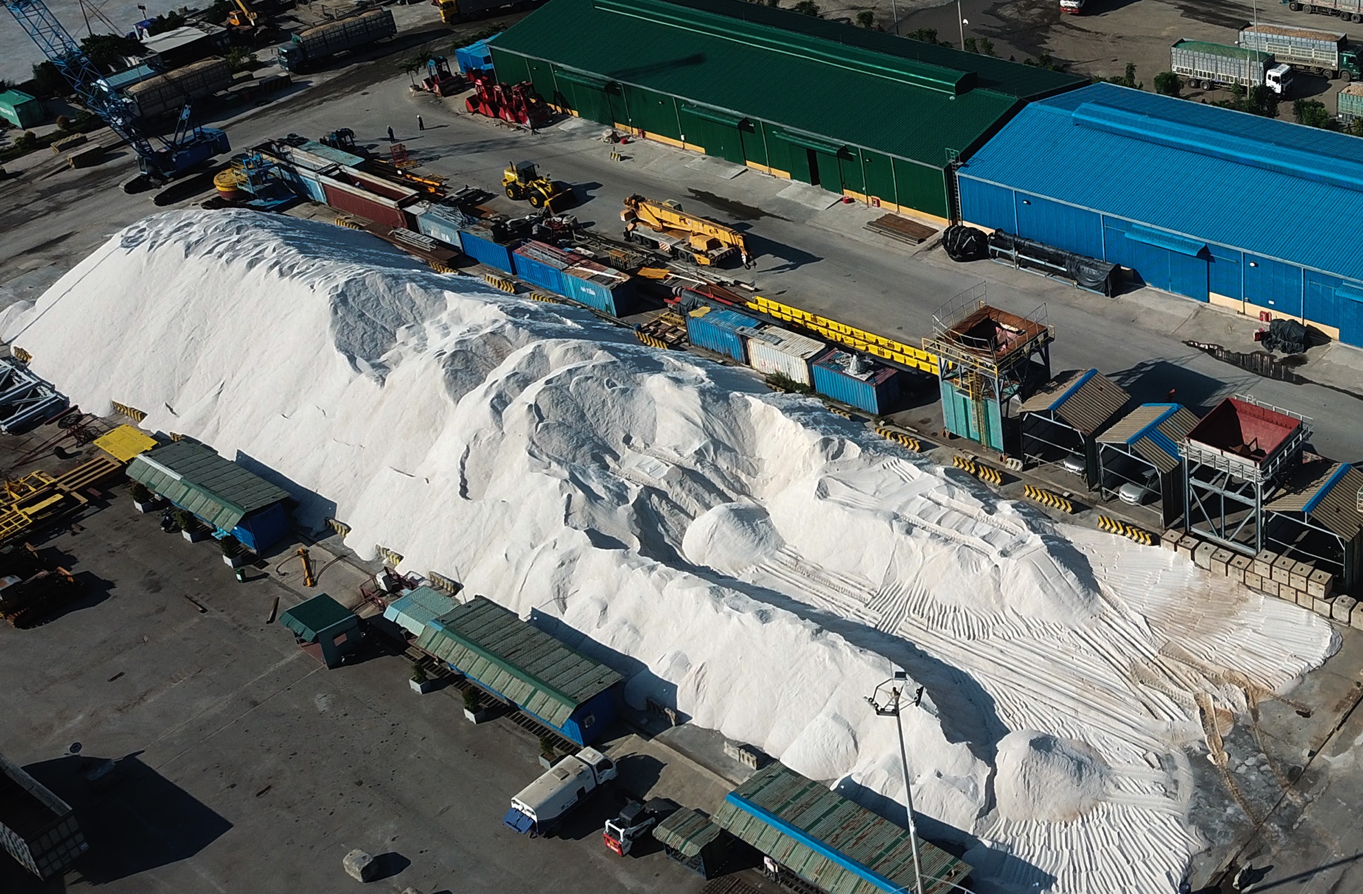 Dân cản đường về Dung Quất ảnh 2 Dan can duong ve Dung Quat anh 2