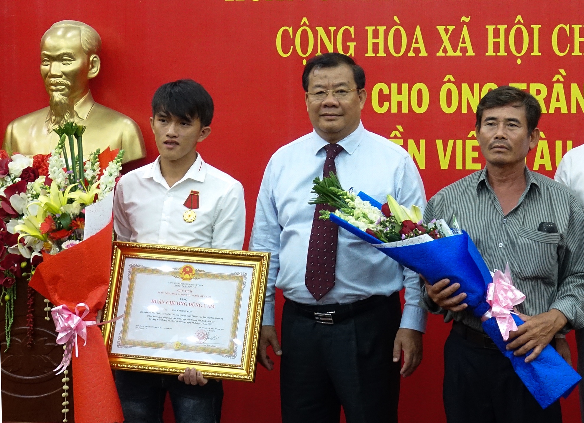 Vinh danh cong dan Quang Ngai anh 2