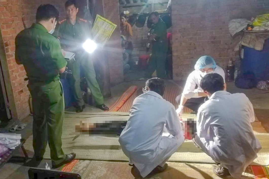 Con trai dùng rựa chém chết mẹ ảnh 1 Con trai dung rua chem chet me anh 1