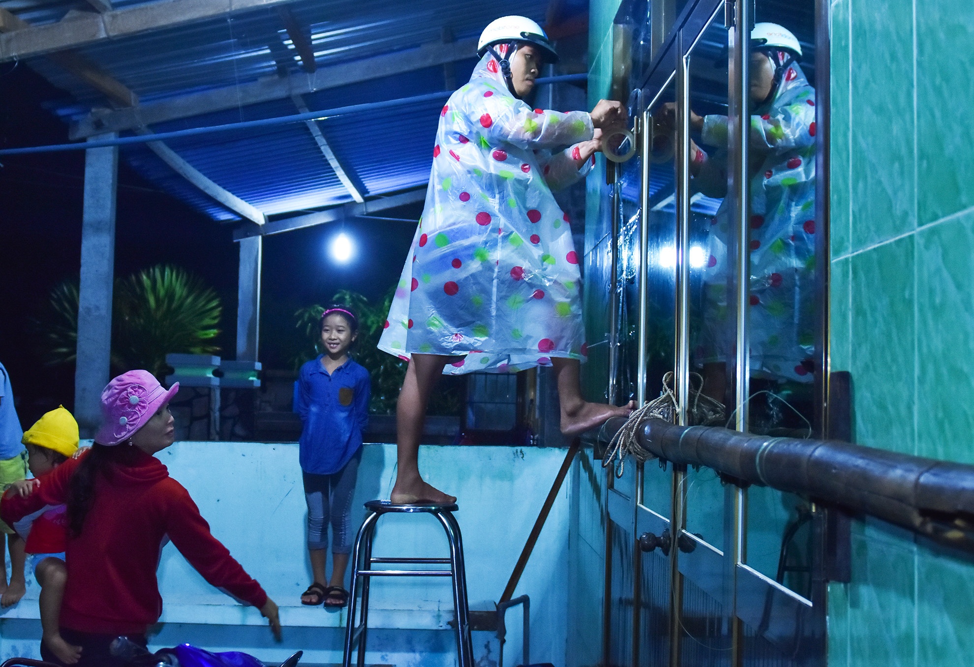 Ung pho bao so 5 mien Trung anh 2