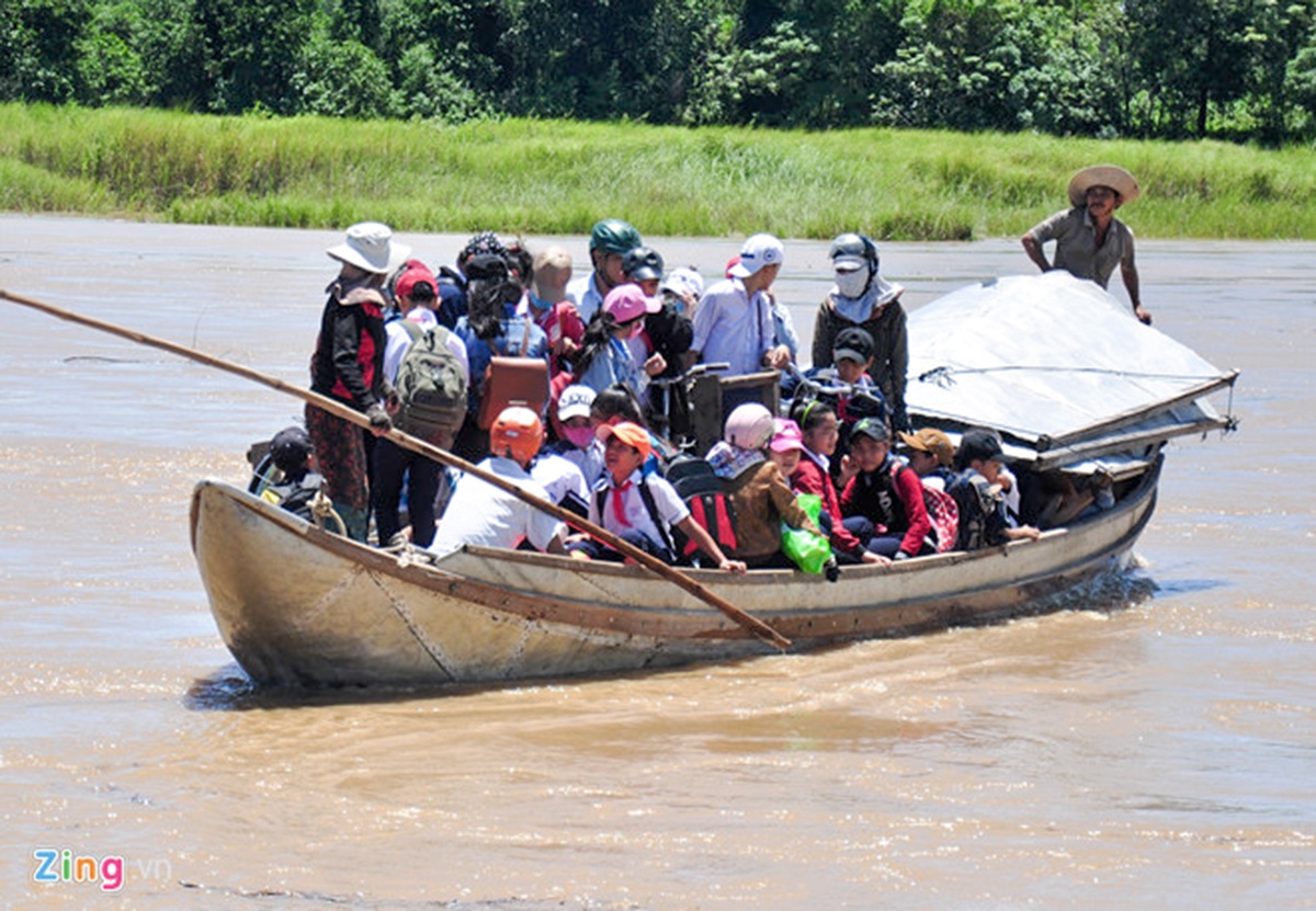 Lật ghe trên sông Trà Khúc ảnh 2 Lat ghe tren song Tra Khuc anh 2