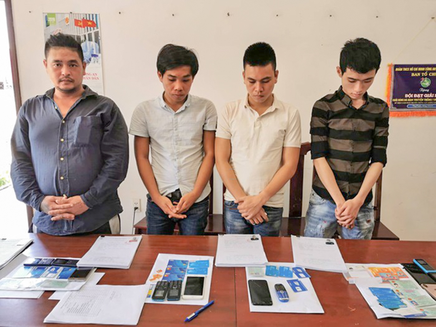 Lua dao chiem doat tai san anh 1