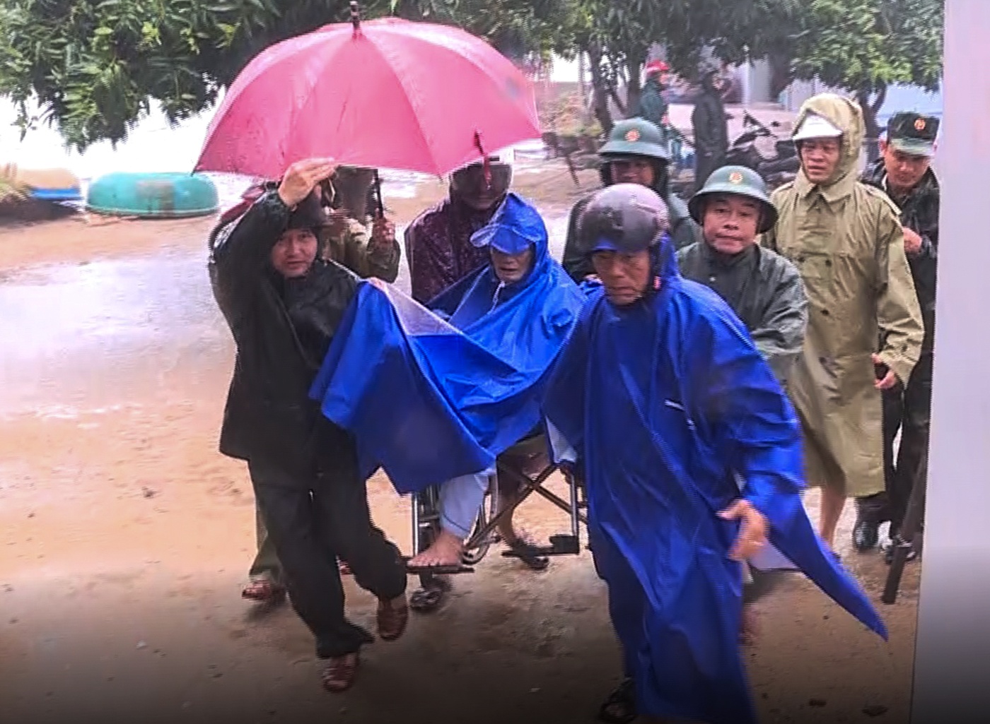 Ứng phó với bão số 6 ảnh 2 Ung pho voi bao so 6 anh 2