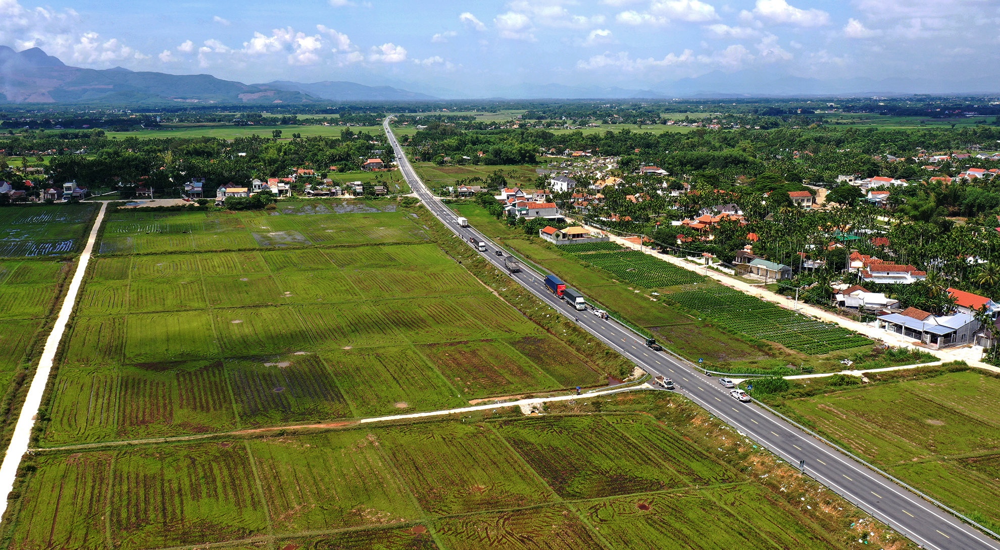 Cao toc Da Nang- Quang Ngai anh 1