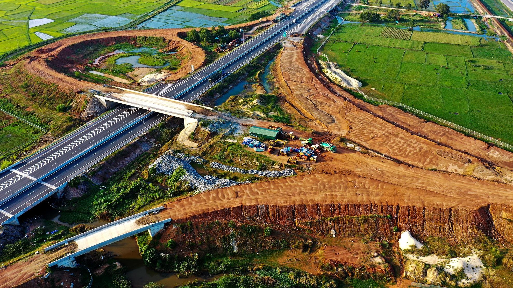 Vi sao vong xoay Dung Quat chua noi vao cao toc 34.500 ty? hinh anh