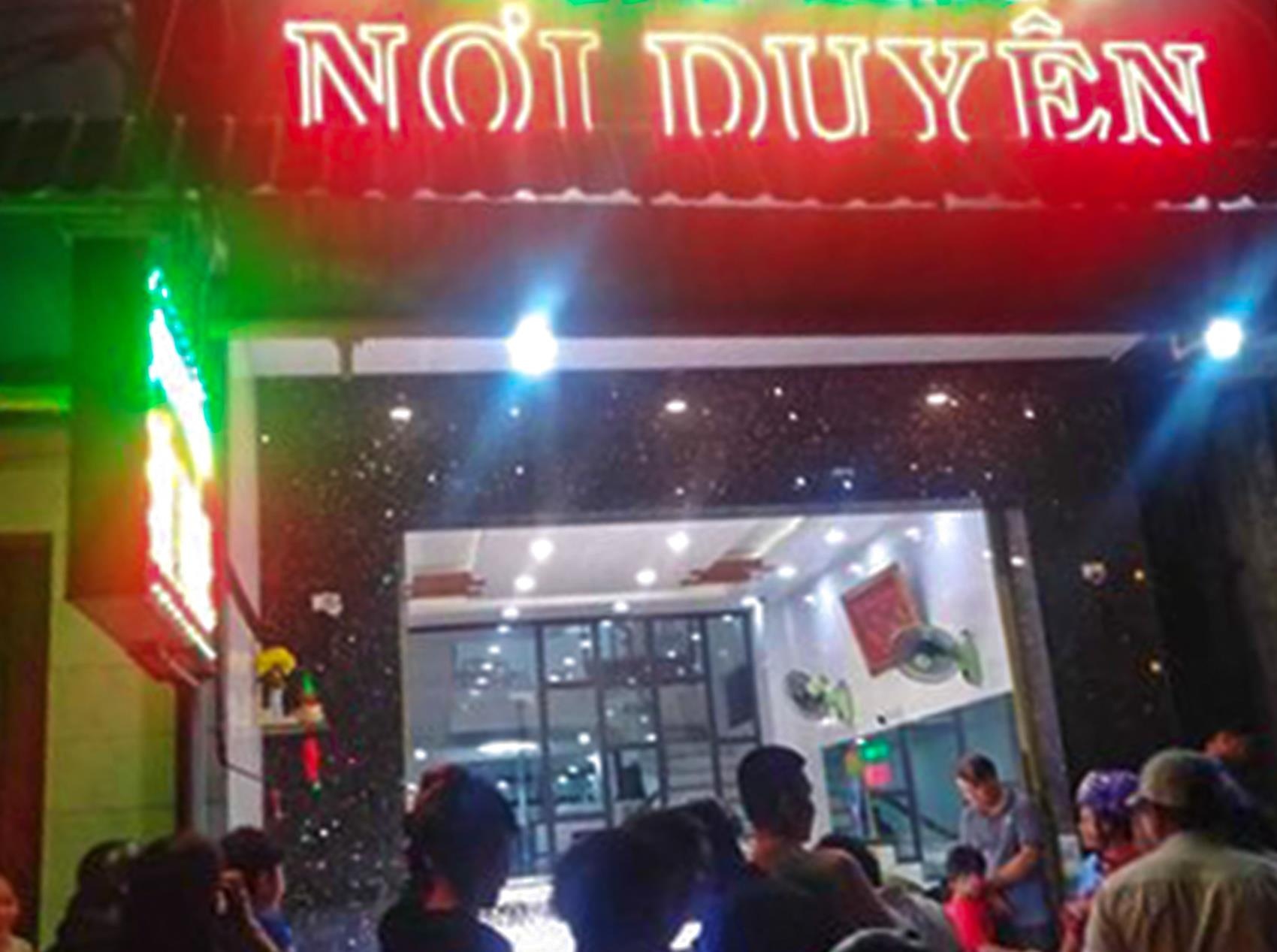 Tiem vang bi trom khi chu xem U22 Viet Nam ha Indonesia hinh anh