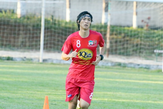 Tuan Anh phau thuat 2 dau goi va noi am anh lon cho su phat trien trong tuong lai. anh 1