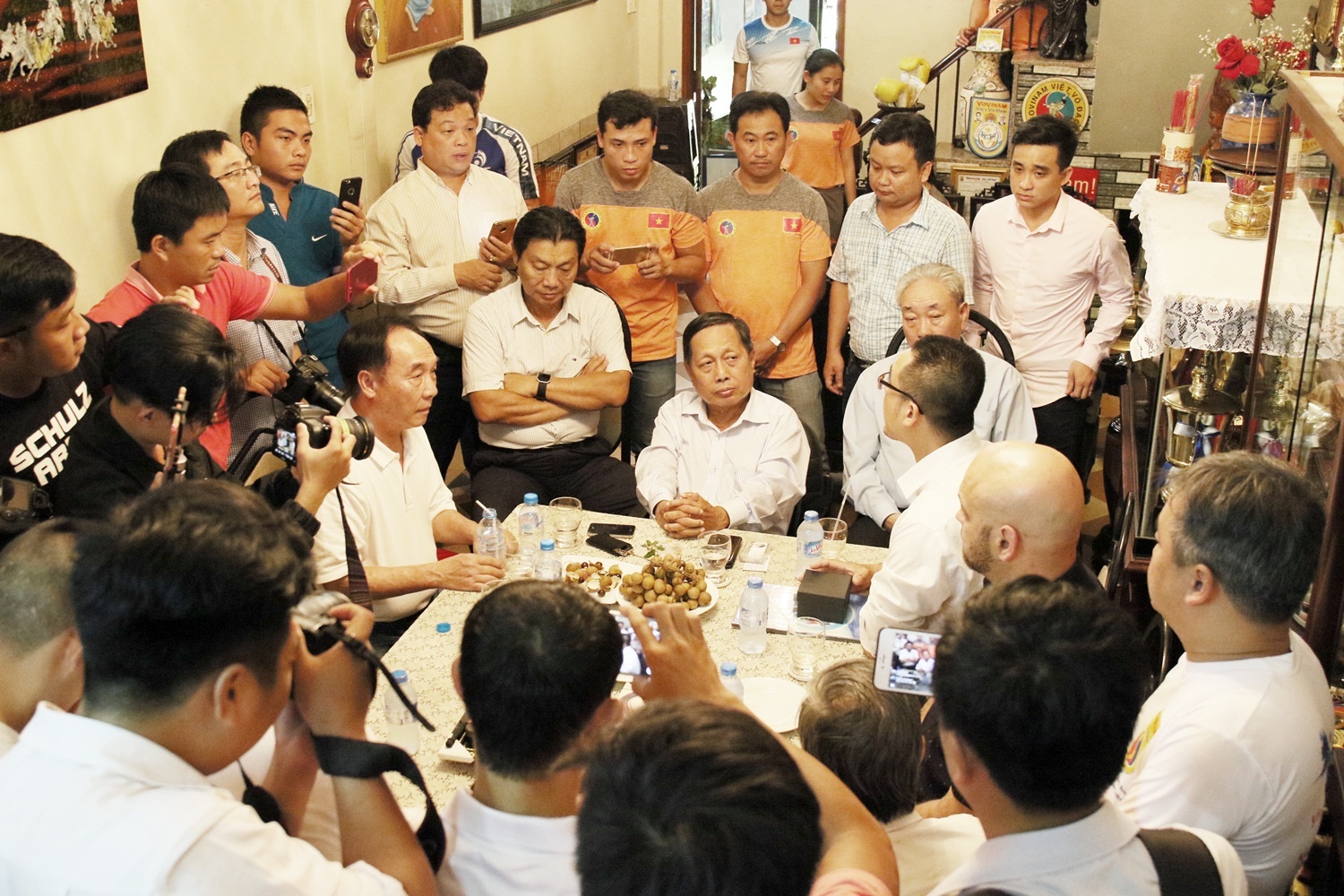 Cac vo su Viet Nam tu chuoc that bai vi khong luong suc truoc Flores anh 1