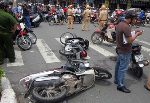 Nan nhan ke giay phut bi giang ho Sai Gon cuop 50 trieu hinh anh