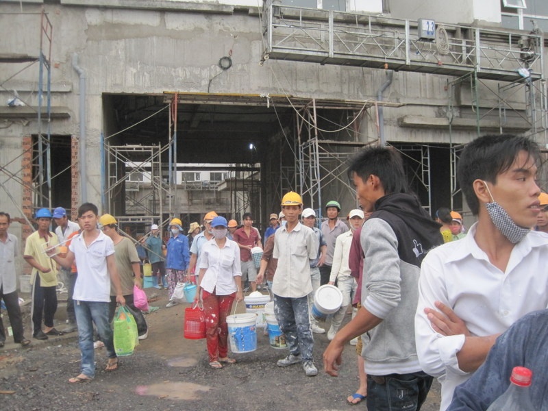 Cong ty cham tra luong, 1.000 cong nhan dinh cong hinh anh