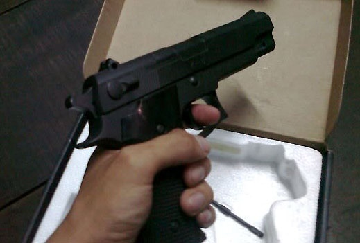 Vac sung K54 di cuop lay tien choi bida hinh anh