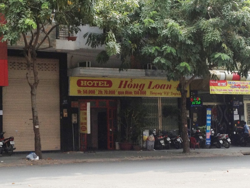 Bop co ban gai roi tu tu trong khach san hinh anh