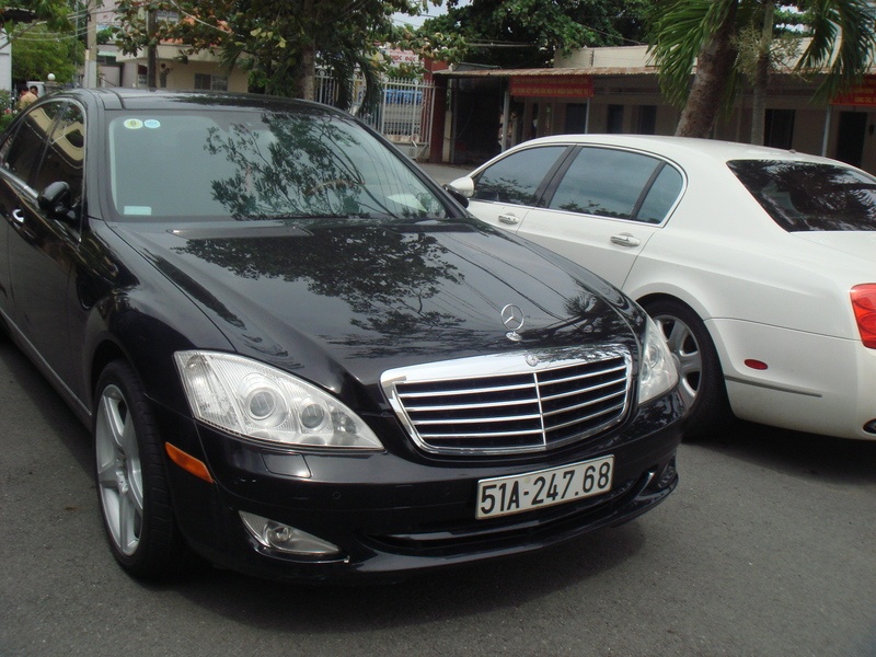 Diem mat 'dai gia' Sai Gon su dung sieu xe bien so gia hinh anh