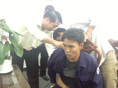 Cong an vao cuoc vu 'trat tu do thi bi to danh nguoi' hinh anh