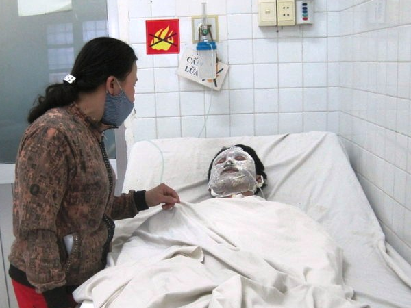 Sinh vien song sot sau vu no goi ban trong tuyet vong hinh anh