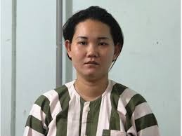Bao mau dap vo tim be trai 18 thang tuoi bi de nghi truy to hinh anh
