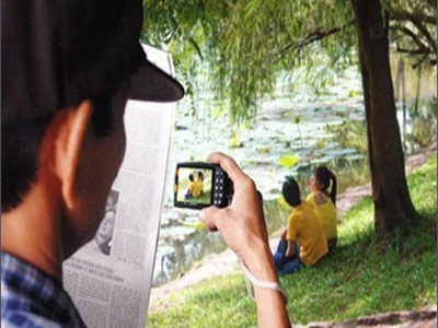 Tong tien ban de giu bi mat chuyen ngoai tinh hinh anh