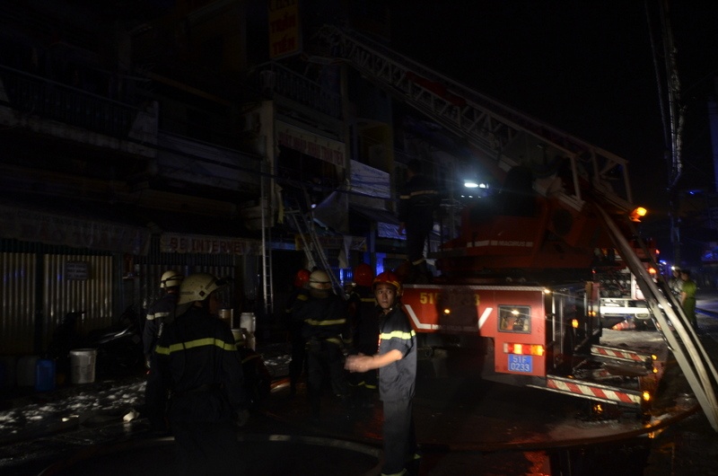 Chay kho hoa chat gan cho Kim Bien hinh anh