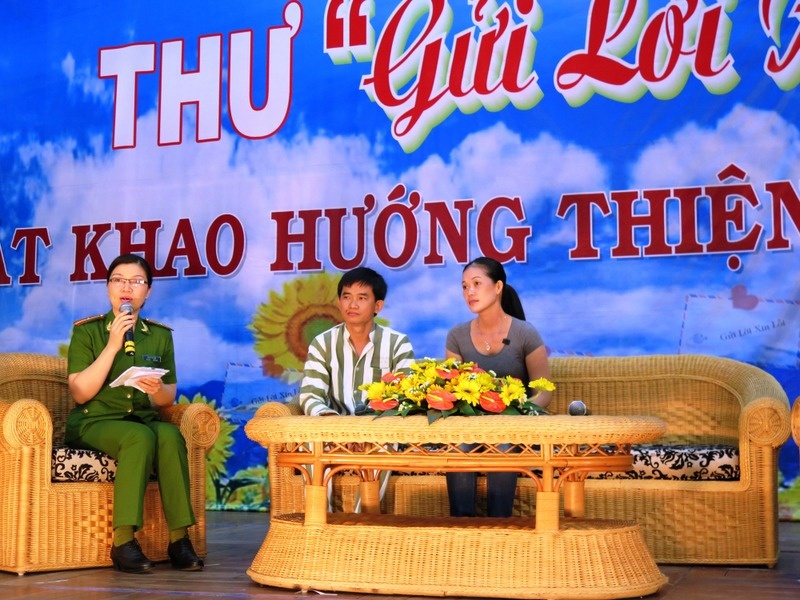 7.000 la thu xin loi tu trong song sat nha tu hinh anh