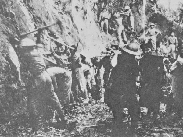 Ky uc nguoi linh quan y trong chien dich Dien Bien Phu hinh anh