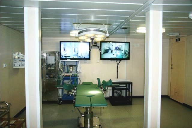 Ben trong tau benh vien hien dai nhat cua hai quan Viet Nam hinh anh