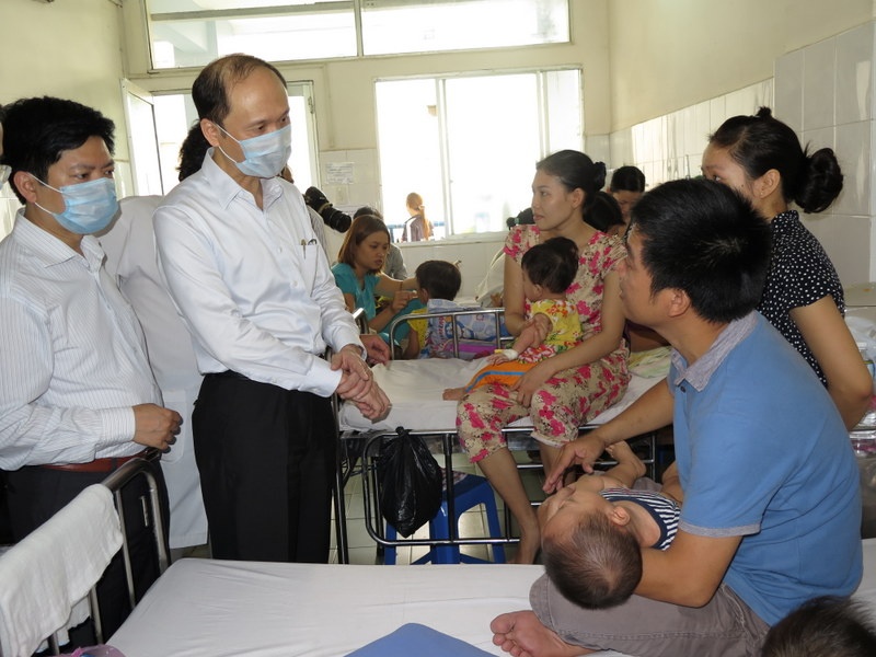 Benh vien Nhi Dong 1 cach ly cac benh nhi bi soi hinh anh