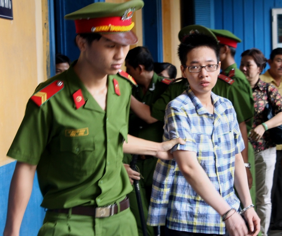 Tu hinh nu sat thu giet cha nguoi tinh dong tinh hinh anh