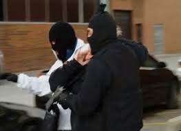 Doanh nhan nguoi Han bi dong huong tong tien 300.000 USD hinh anh