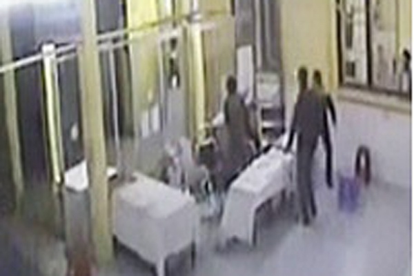 Con do de doa bac si, tan cong canh sat 113 o Sai Gon hinh anh