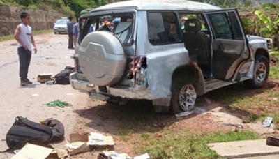 Xe len Dien Bien no lop, 3 can bo cong an thiet mang hinh anh