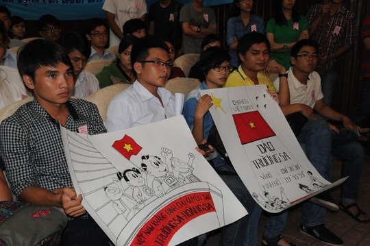 Hang ngan nguoi TP.HCM mit-tinh phan doi Trung Quoc hinh anh