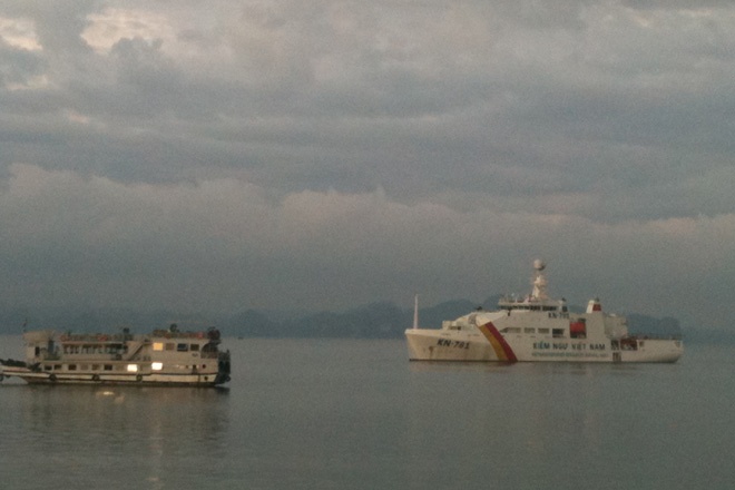 Đặc biệt, tàu còn được gia cố vỏ thép dày và được trang bị vòi rồng phun nước cường độ cực mạnh. Ảnh: Nguyễn Hùng