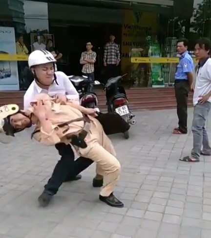 Hình ảnh cắt từ clip.