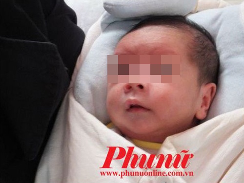 Bé Lãi trong thời gian được anh Long chăm sóc.