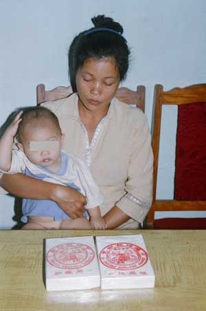 Không ít phụ nữ lợi dụng nuôi con dưới 36 tháng tuổi buôn ma tuý nhằm hoãn thi hành án.