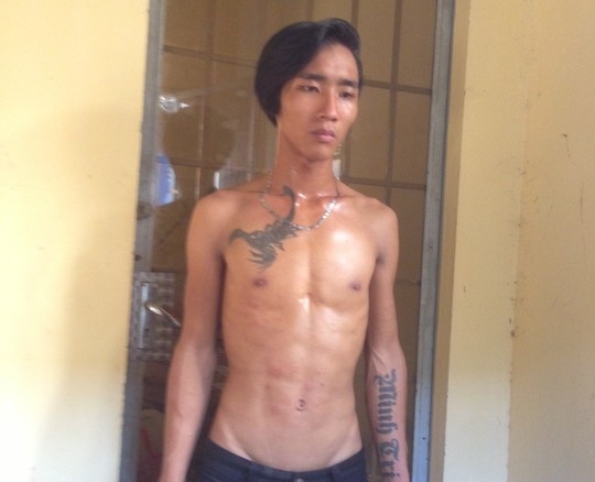 Ru hoc sinh lop 11 di cuop xe om hinh anh