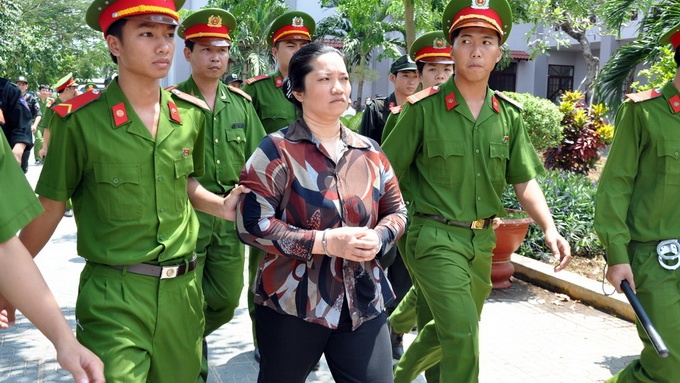 Vo nguyen bi thu xa giet nguoi, dot xac lai hau toa hinh anh