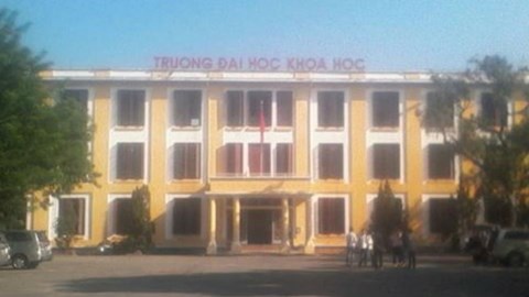 Ngôi trường xuất hiện tin đồn nữ sinh bị kẻ lạ mặt đâm vào mông và vùng kín khiến cô giáo sợ té gãy chân.