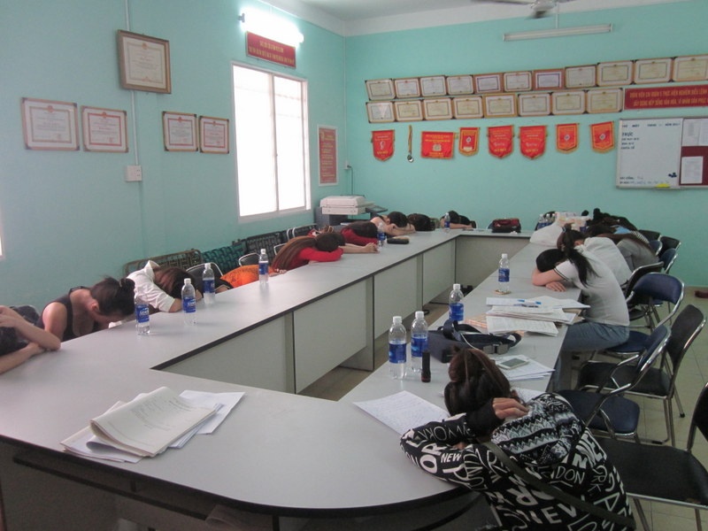 Các cô gái bán dâm ở 4 nhà hàng, khách sạn nêu trên đang bị công an tạm giữ để lấy lời khai.