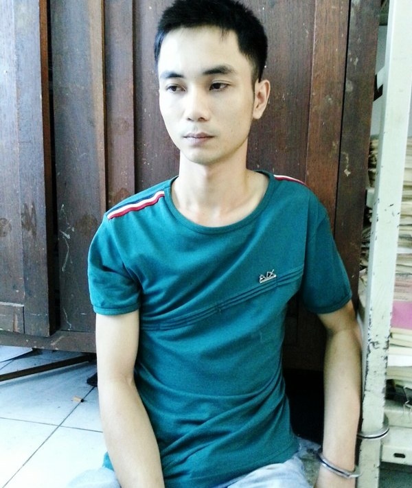 Kẻ siết cổ người yêu rồi cướp tài sản đang bị công an bắt giữ.